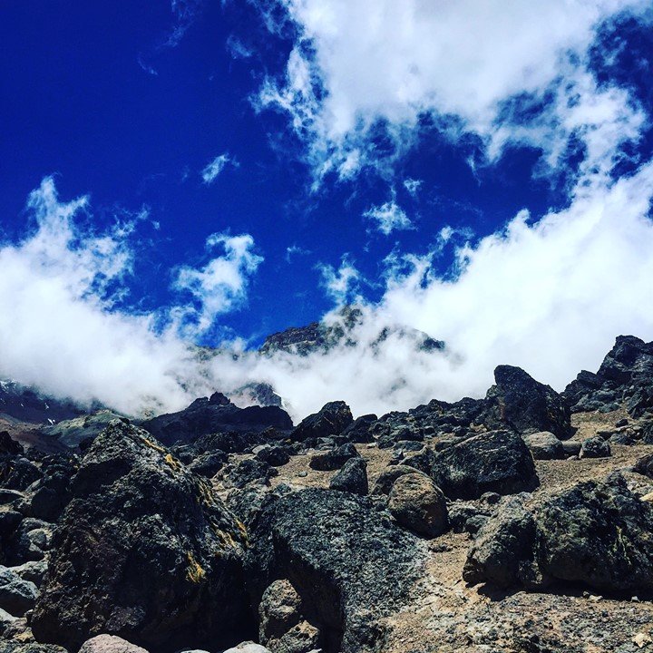 32481805_2082065408502793_27375233173668