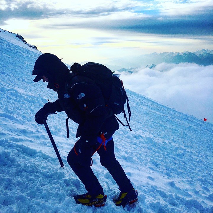 36676512_2162171950492138_92172569440231