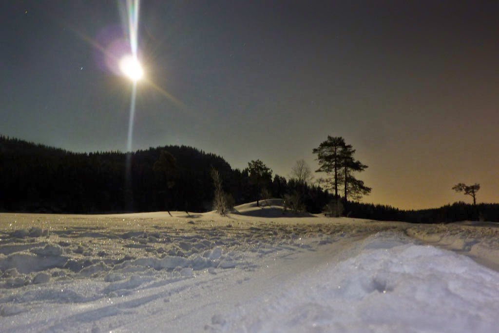 MoonOverOeyungen2_150204.JPG