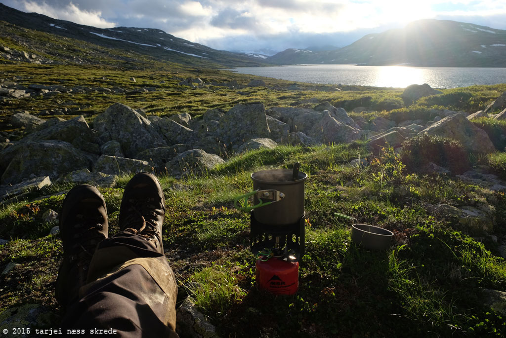 Massiv_13_Evening_sun_at_Finnsbergvatnet