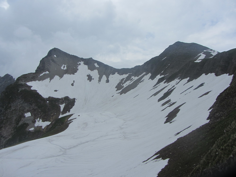Vi fulgte sneen frem til innunder skaret mellom de 2 Grauspitzene