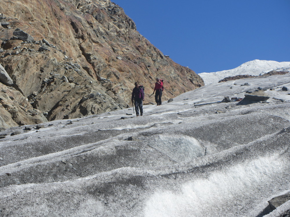 Nede den andre veggen og ut på blåisen