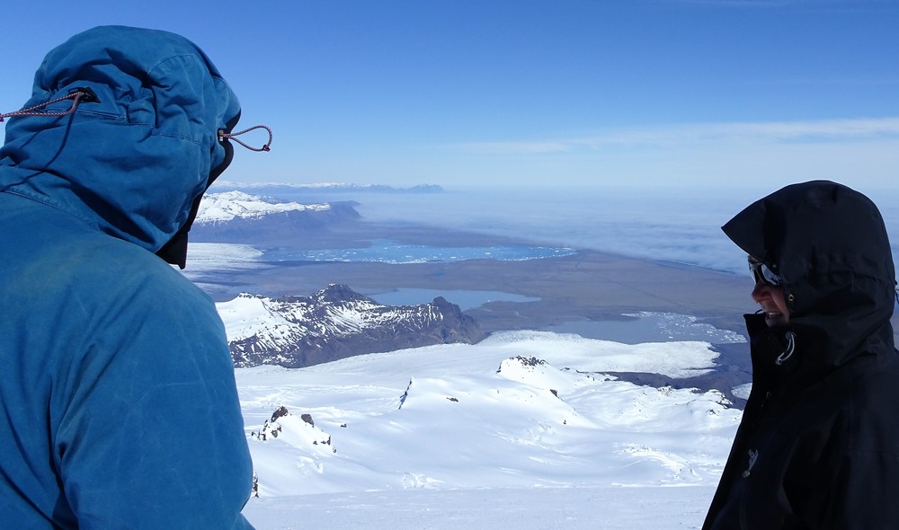 Utsikt mot Jøkulsarlin, en 20 km2 innsjø med isfjell fra breen