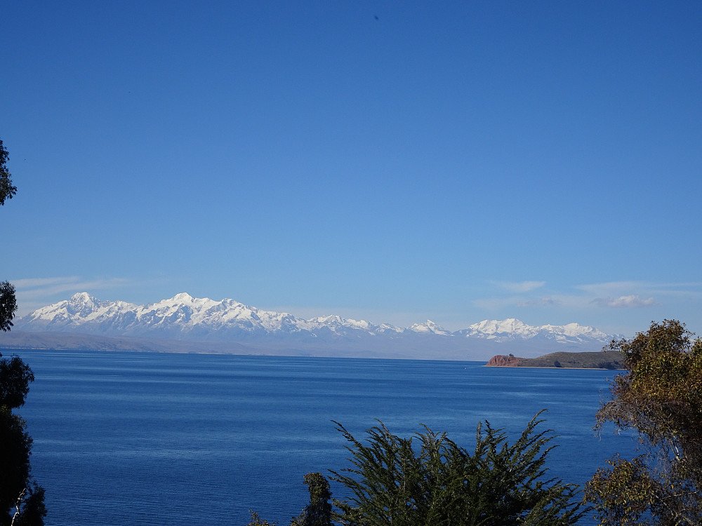 Utsikt mot fjellfjeden Cordillera Real
