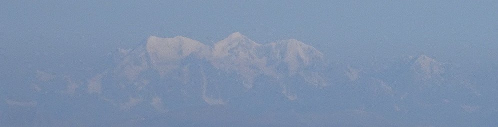 Belukha, Sibirs høyeste fjell i det fjerne, 4505 moh