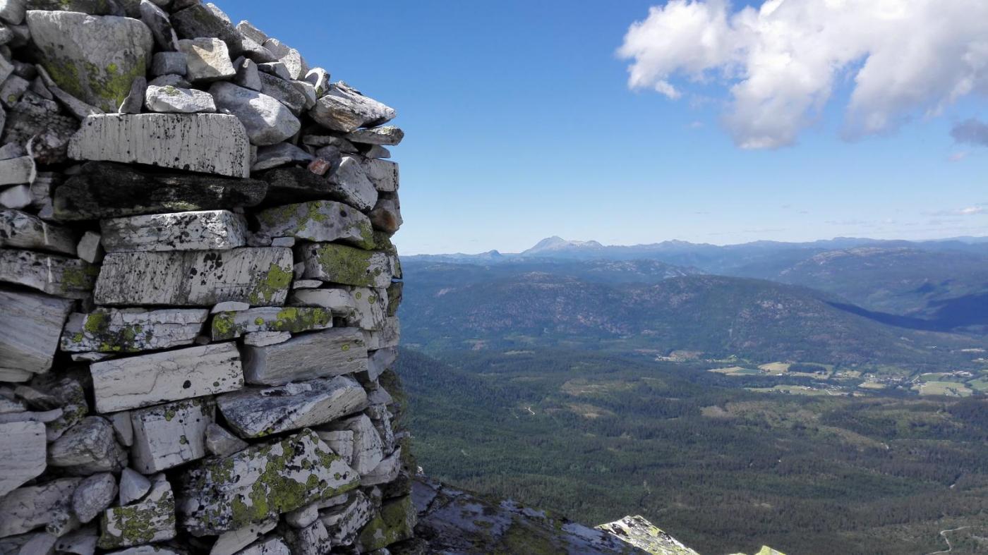 2016-06-19 15.15.48 himingen mot gaustatoppen.jpg