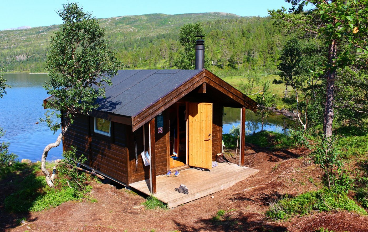 Hytta Åndervann copy.jpg