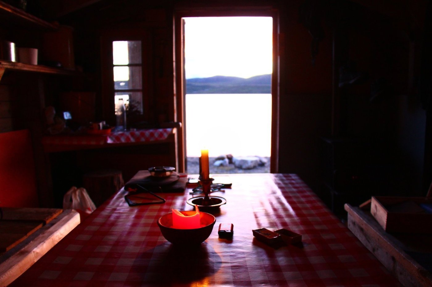 Gjetsjøbua inne copy.jpg